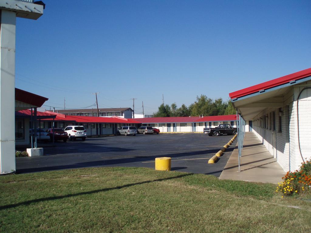 Crystal Motel Tulsa Exterior photo